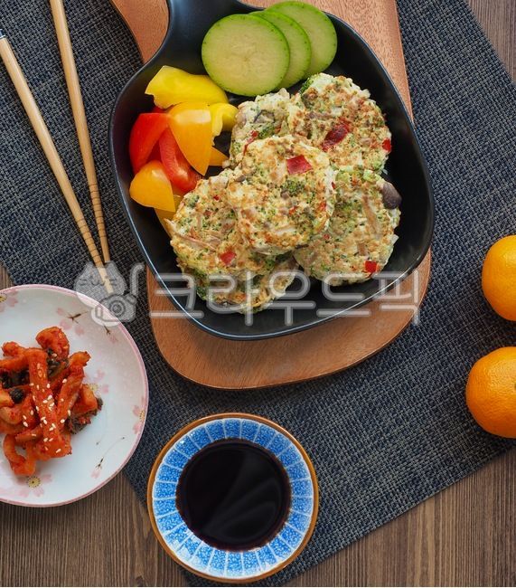 한식,동그랑땡,고기전,음식,한국음식,아시아음식,전통음식,한국전통음식,추석음식,설날음식,명절음식,요리,식사,원형,고기요리,meat,koreanfood,asianfood,traditionalfood,koreantraditionalfood,chuseokfood,food,holidayfood,sidedish,cooking,meal,circle,채소,반찬,음식,식재료,요리,food,cook,meal,dishes,food reserves,한식,한국음식,한국요리,korean food,korean dishes,korean meal,korean cook