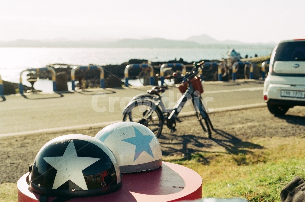 wheel,바퀴,machine,기계,bicycle,차량,vehicle,bike,자전거,transportation,교통,apparel,helmet,헬멧,automobile,자동차,car,sphere,여행,휴가,traveling,vacation,trip