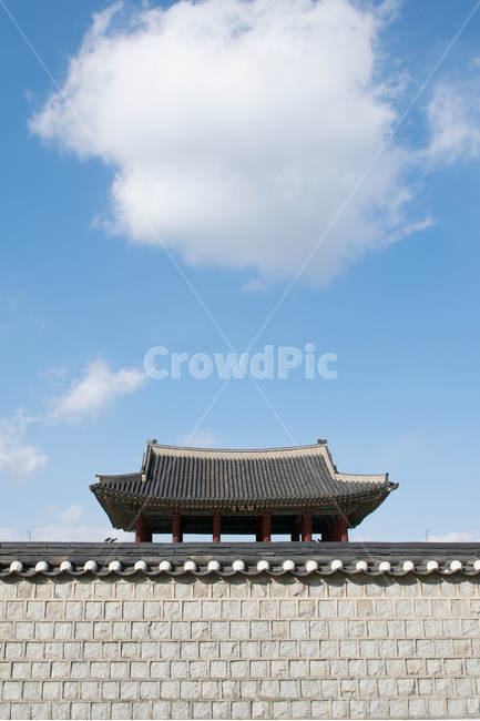 도성,성,성곽,도시,도심,풍경,건물,여행,도시여행,수원화성,수원,화성,landscape,castle,전통,문화유산,문화,유산,구름,하늘,sky,cloud,한옥,담장,한국전통,한국문화,korean traditional,korean culture,랜드마크,landmark,tourist attraction,한국랜드마크,한국관광지,한국명소,korea landmark,korea tourist attraction,건축물,건물외관,exterior,building,structure,architecture,construction