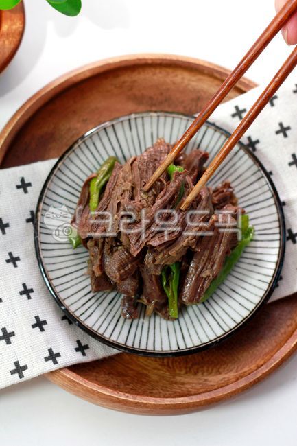 Beef stew with red pepper sauce,Jangjorim,stewed meat,braised beef stew,cooking,food,Braised pork stew