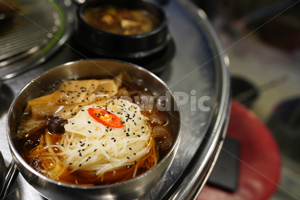 국수,면요리,음식,한식,면,식사,푸드,국물,장아찌,먹거리,noodle,bowl,사발,meal,dish,food,음식,식재료,요리,food,cook,meal,dishes,food reserves,한식,한국음식,한국요리,korean food,korean dishes,korean meal,korean cook