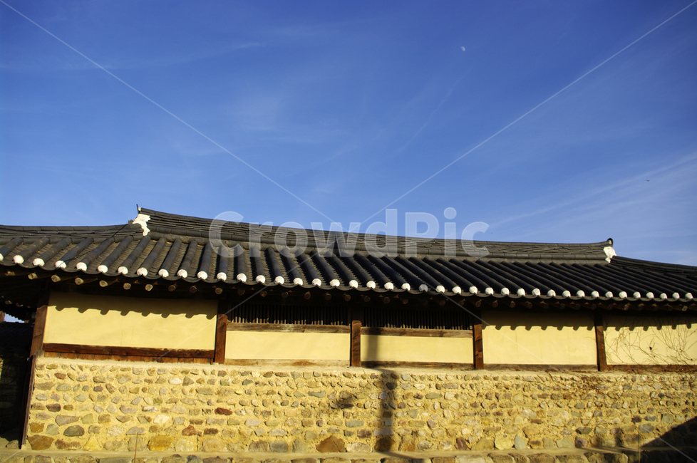 기와지붕,전통,가옥,한옥,지붕,하늘,한국전통,한국문화,korean traditional,korean culture,건축물,건물외관,exterior,building,structure,architecture,construction
