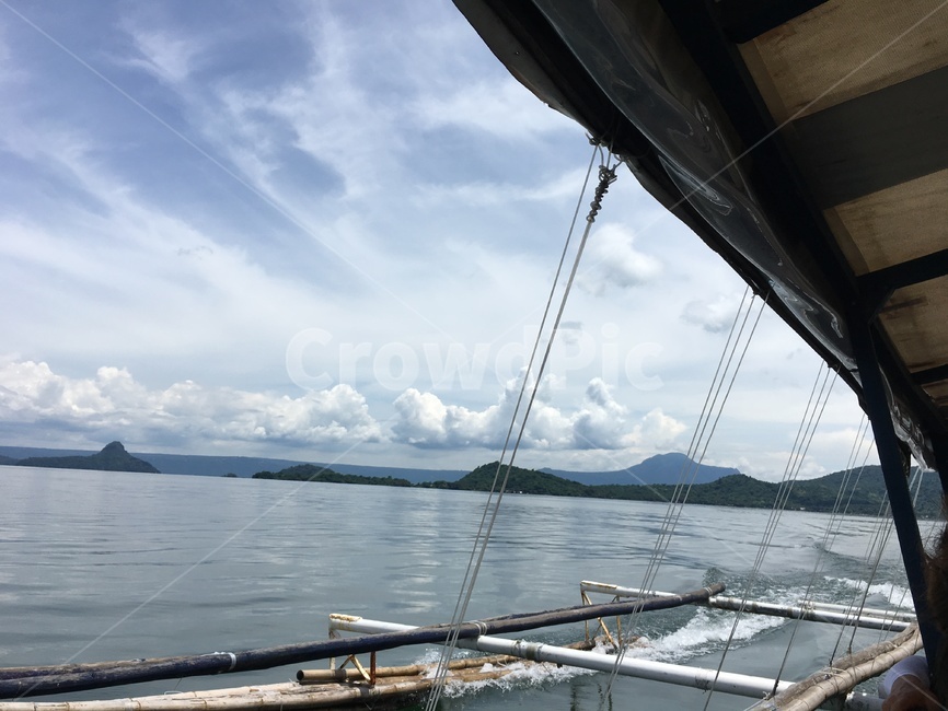 바다,배,하늘,산,맑음,구름,파도,물결,강,호수,자연,풍경,nature,landscape,watercraft,선박,vehicle,차량,transportation,교통,boat,보트