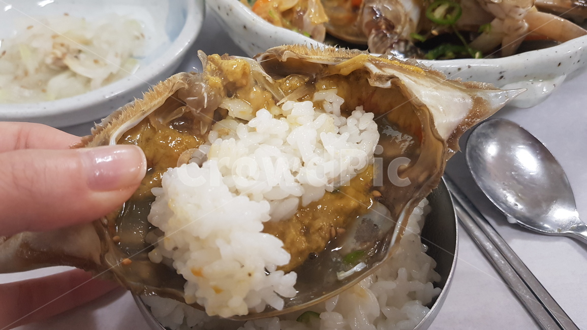 간장게장,게장,게딱지,게딱지에밥,한식,게장먹는법,꽃게,꽃게장
