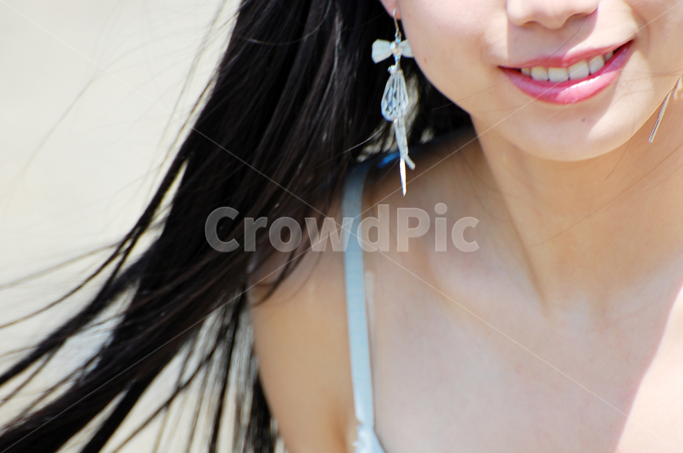 love,smile,미소,여인,귀걸이,사람,인물,인간,human,person,여성,여자,woman,female,lady