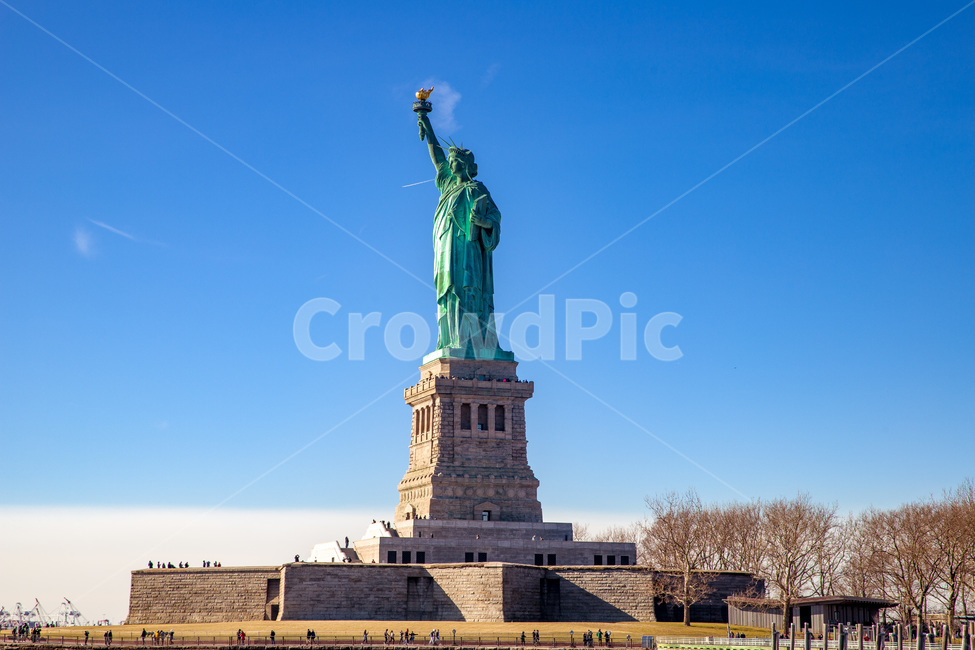 america,american,blue,city,famous,freedom,history,island,landmark,liberty,manhattan,monument,national,new,ny,nyc,sculpture,sky,statue,symbol,thestatueofliberty,torch,tourism,usa,york,미국,뉴욕,기념물,자유의여신상,여신상,자유,상징물,랜드마크,landmark,tourist attraction,해외,외국,세계,foreign,oversea,world,세계랜드마크,해외랜드마크,외국랜드마크,world landmark,world tourist attraction