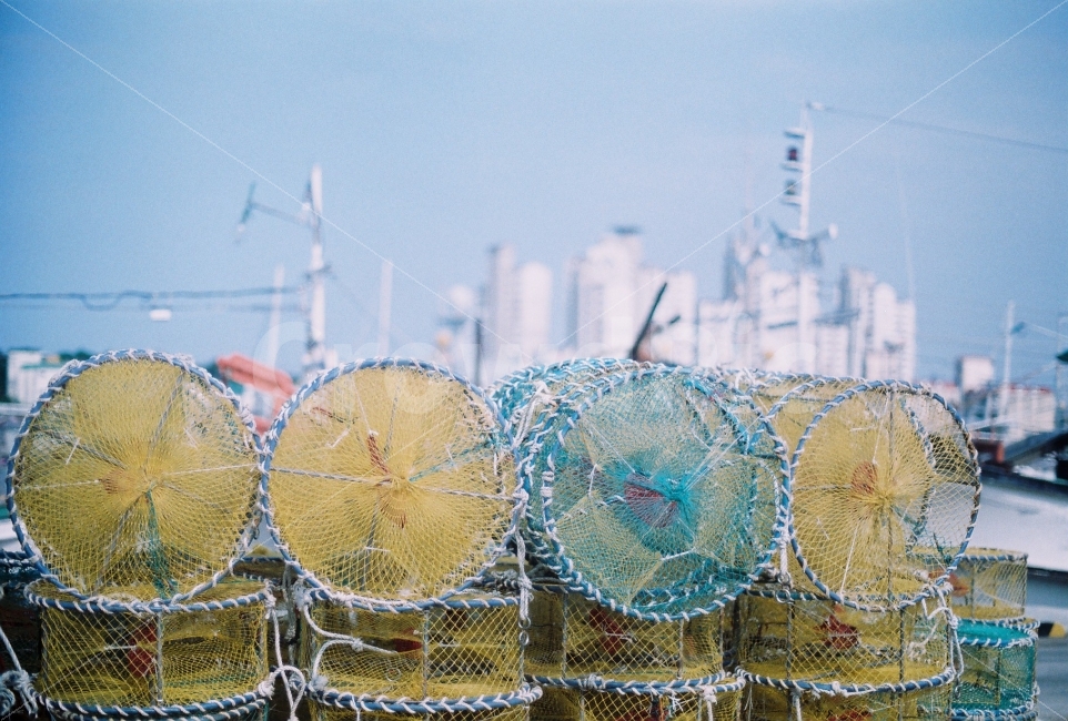 통발,어촌,감성사진,필름사진,바다,어부,필름,감성,정물사진,감성,sensible,feeling,산업,industry,industrial,어업,fishery,fishing industry