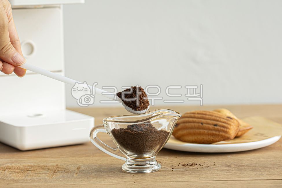 시럽잔,미니저그,유리잔,스푼,커피,원두