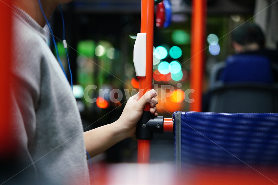교통,버스,감성,느낌,일상,손,bus,빛,보케,이동,색감,컬러,사람,인물,인간,human,person,신체일부,몸,body,교통,교통수단,traffic,transportation