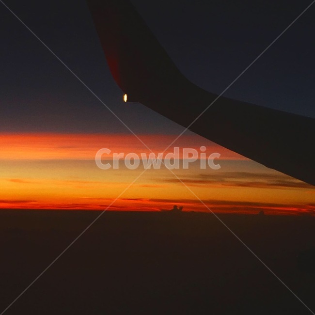 nature,outdoors,자연,sky,옥외,하늘,sunset,일몰,dawn,redsky,붉은하늘,dusk,황혼,비행기,스카이뷰,에어뷰
