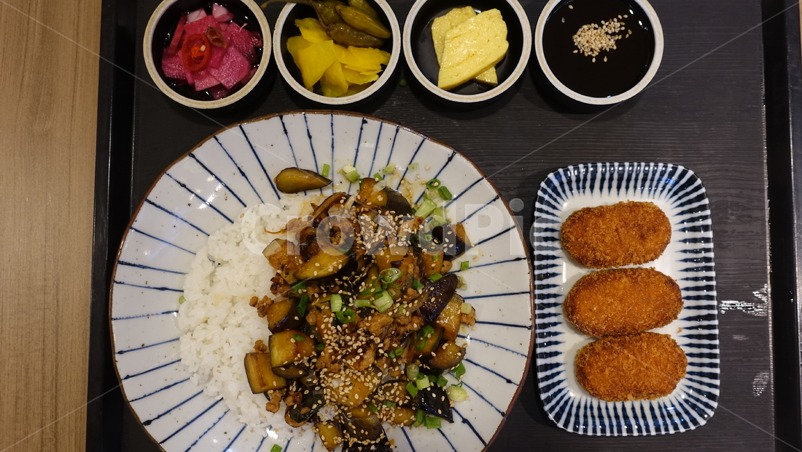 음식,food,meal,dish,식사,고로케,덮밥,크로켓,너겟