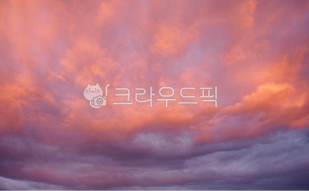 노을,일몰,구름,파란색,구름풍경,저녁,야외,빛,햇빛,하늘,풍경,하늘풍경,자연현상,sunset,cloud,blue,red,cloudlandscape,dinner,outdoor,light,sunlight,sky,sight,skyscape,beauty