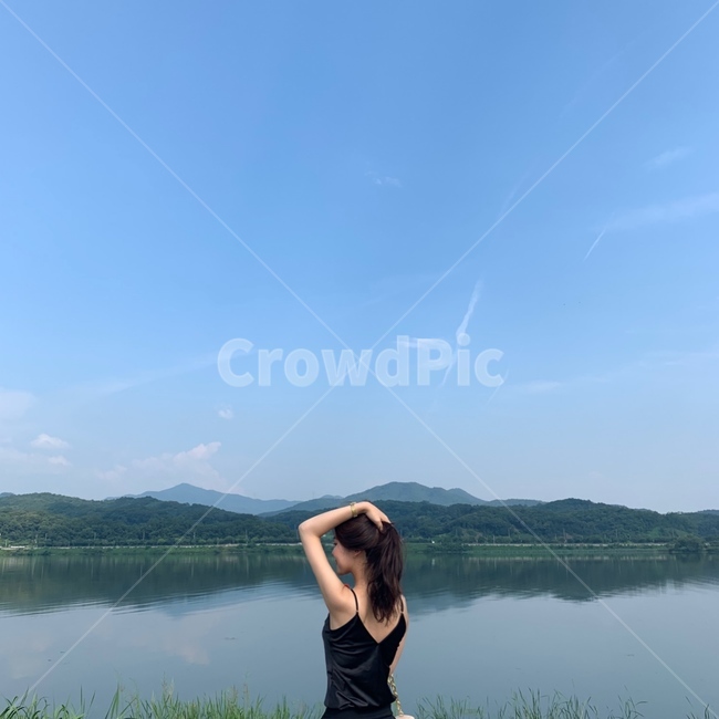 뒷모습,긴머리,호수,시원함,감성,이쁜여자,사람,인물,인간,human,person,여성,여자,woman,female,lady,여행,휴가,traveling,vacation,trip