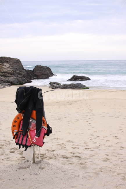 바다,해양구조대,튜브,sea,ocean,대양,outdoors,옥외,nature,자연,water,물,apparel,의복,clothing,의류