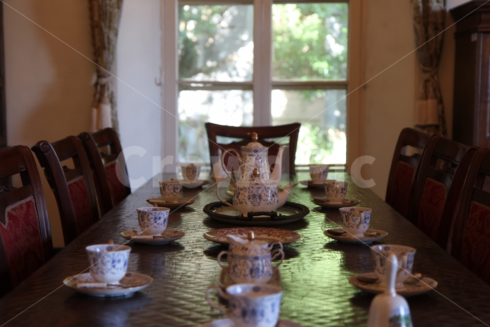 마지막,차,한잔,햇빛,창문,차한잔,여유,여행,이쁜,주전자,컵,도자기,티타임,teatime,trip,사물,인테리어,실내디자인,interior design,사물,물건,오브젝트,thing,object,matter