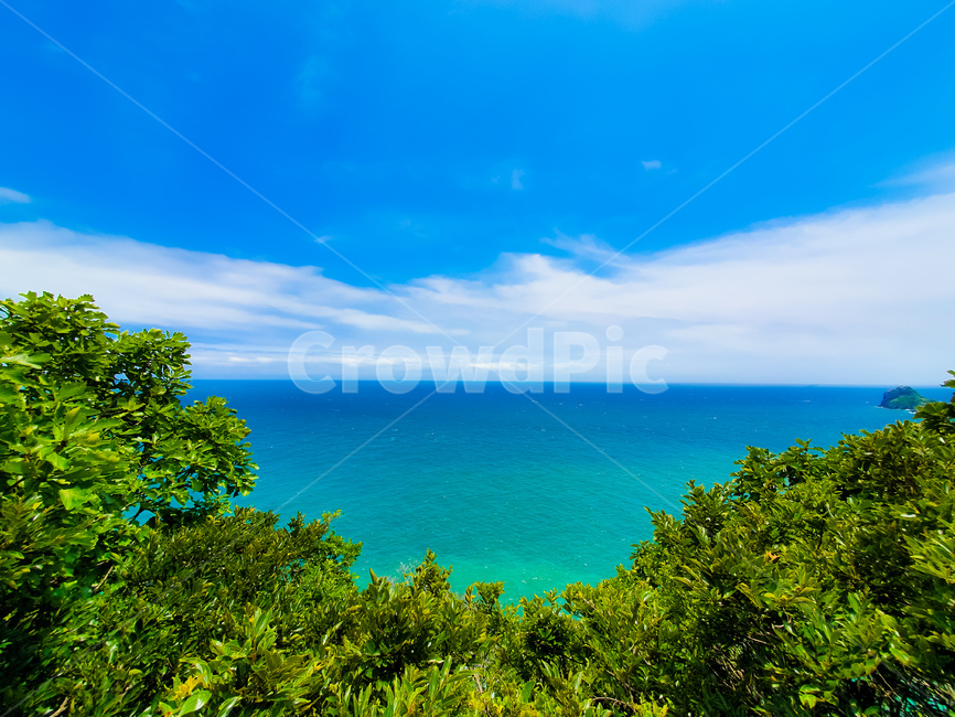 부산,해운대,광안리,푸름,푸른색,청량함,풍경,하늘,바닷물,바다물,암벽,파란바다,수평선,해안선,물,파도,감성,summer,계절,여름,shoreline,nature,자연,옥외,land,ocean,water,바다,sea,대양,구름,cloud,sky