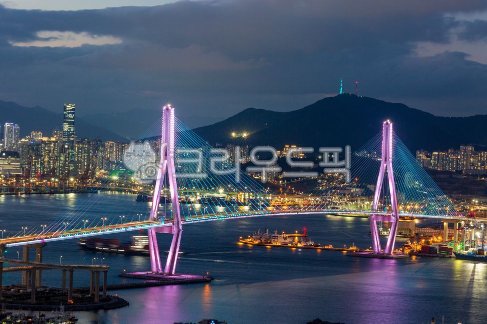 Busan Port,Cheonghak Reservoir Observatory,city,nightview,lighting,building,Night view,Bukhang Bridge,port,bridge