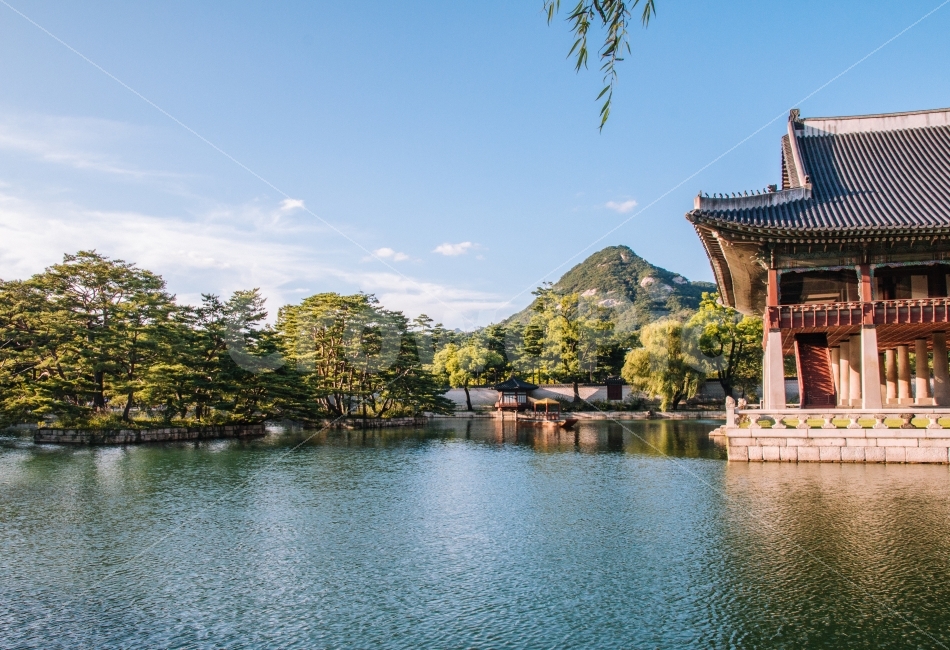 경복궁,기와,전통,궁궐,궁,서울,한국,한국적,처마,korea,seoul,koreatraditional,traditional,beautiful,palace,koreapalace,가을하늘,하늘,경회루,랜드마크,landmark,tourist attraction,한국전통,한국문화,korean traditional,korean culture