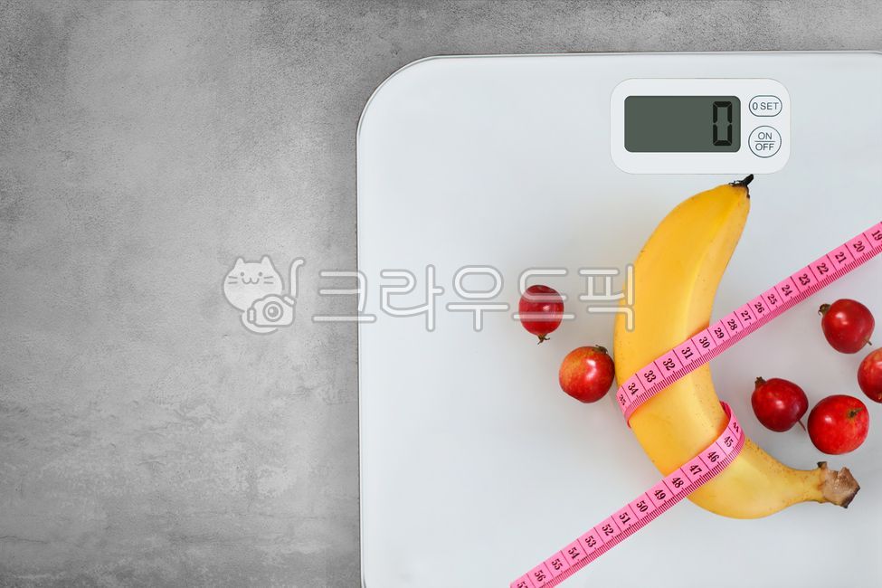 다이어트,체중계,바나나,체중감량,건강,헬스,새해목표,줄자,도전,식이요법,식사조절,노랑색과일
