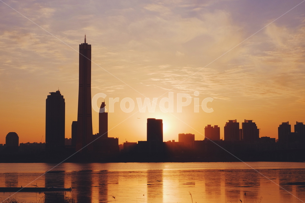 하늘,일몰,빌딩,한강,landscape,sky,river,sunset,노을,반영사진,그림자,shadow,도시,풍경,city,landscape,한국도시풍경,한국도시경관,korea cityscape,실루엣,그림자,silhouette,shadow,감성,sensible,feeling,building,건물
