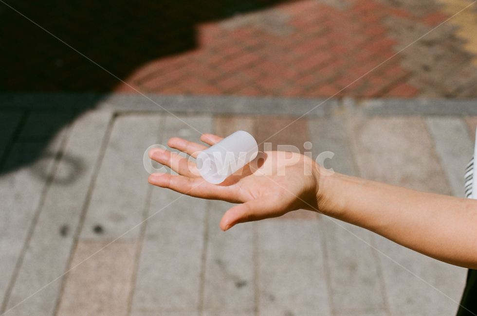 필름통,필름,손바닥,사진도구,필름케이스,사물,물건,오브젝트,thing,object,matter
