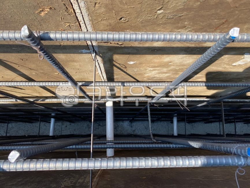 erection,construction work,retaining wall,Scaffolding,construction,construction site,formwork