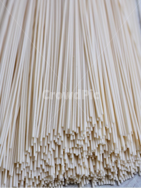 국수,건조식품,말린국수,음식,배경,흰색,한국음식,아시아음식,음식재료,noodle,driedfood,driednoodle,food,background,white,koreanfood,asianfood,foodingredients,음식,식재료,요리,food,cook,meal,dishes,food reserves