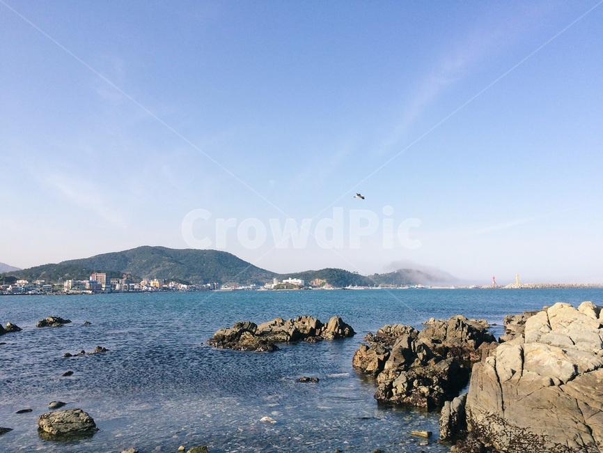 푸른바다,푸른하늘,돌이있는해변,섬,부산바다