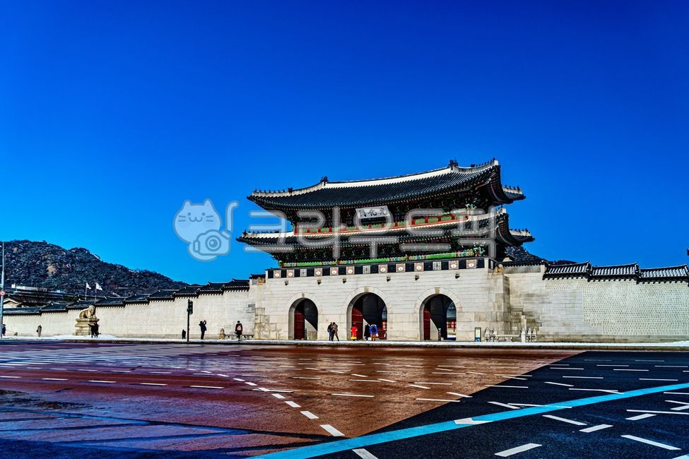castle,joseon,gwanghwamungate,Gwanghwamun,castle gate,Jongro,building,traditional culture,Hanyangdoseong,rampart,Gyeongbokgung,Cultural Heritage,gyeongbokgungpalace,hanok,sight,castlegate,Shipbuilding,architecture,Korean landscape,Seoul scenery,Korean cul