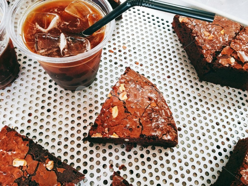브라우니,아메리카노,bread,americano,brownie,음식,식재료,요리,food,cook,meal,dishes,food reserves,빵,bread