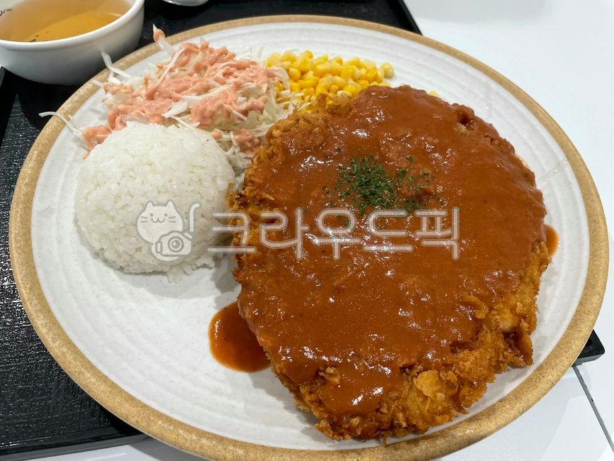 white rice,salad,Tonkatsu sauce,corn corn,fried food,restaurant,bowl,rice,food,Lunch,King pork cutlet,pork cutlet