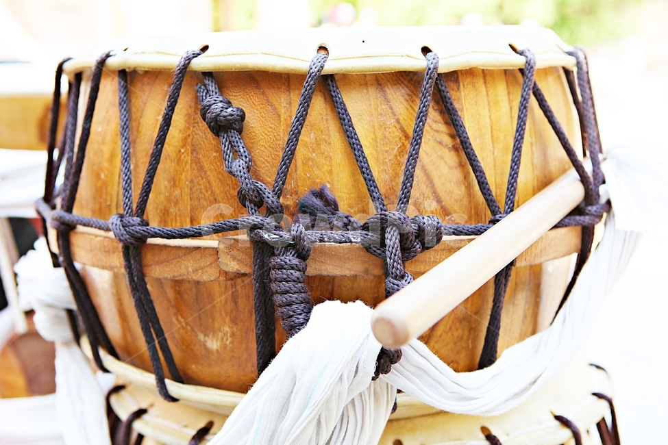 북,민속악기,전통,악기,소가죽,배경,자연,한국전통,한국문화,korean traditional,korean culture,악기,음향기기,musical instrument,musical equipment