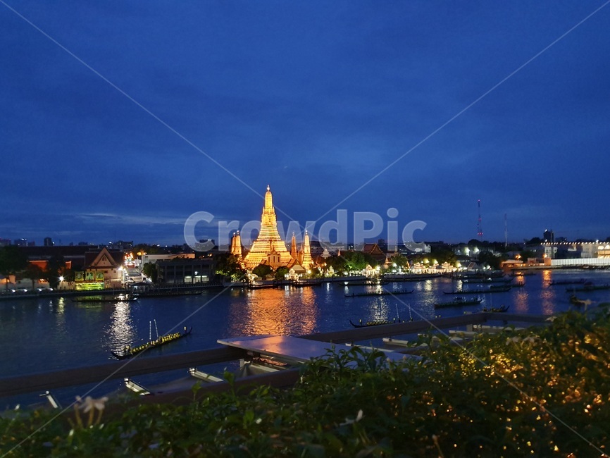 태국,방콕,왓아룬,왓아룬사원,야경,야경,밤,풍경,nightscape,night,landscape,해외,외국,세계,foreign,oversea,world,steeple,뾰족한 탑,architecture,건축물,building,건물,tower,탑,spire,첨탑