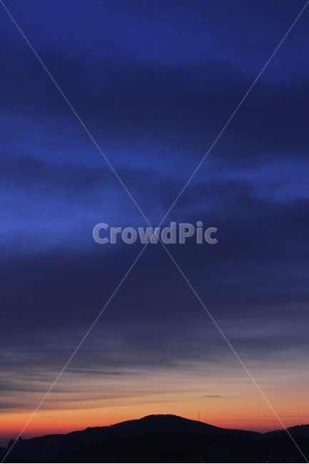 일출,하늘,구름,감성사진,sunrise,sky,cloud,sun,자연,풍경,nature,landscape,감성,sensible,feeling,색깔,색상,색채,색감,color sense,color sensitivity,feeling of color,outdoors,옥외