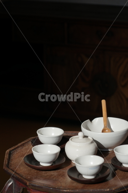 pottery,도기류,saucer,받침접시,cup,컵,다도,한국전통,한국문화,korean traditional,korean culture,사물,물건,오브젝트,thing,object,matter