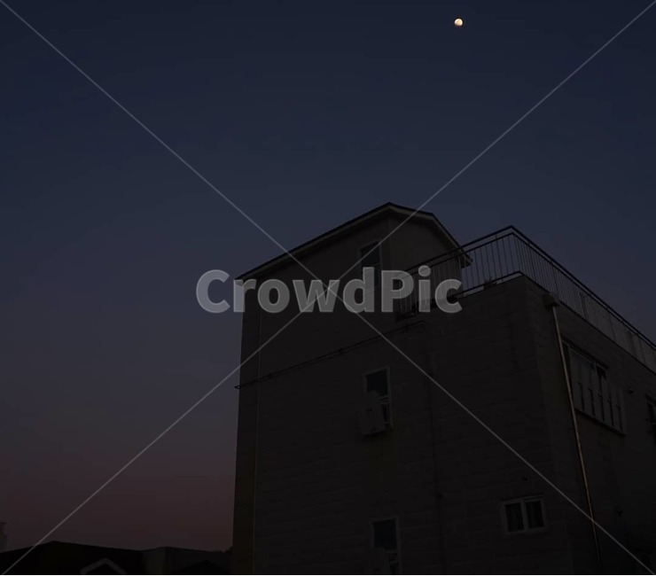 달,풍경,별,하늘,색감,감성,야경,밤,풍경,nightscape,night,landscape,건축물,건물외관,exterior,building,structure,architecture,construction,nature,자연,outdoors,옥외,outer space,대기권 밖,universe,우주,astronomy,천문학,moon