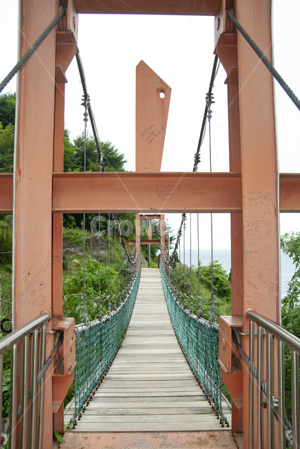 출렁다리,묵호등대공원,흔들다리,고소공포증,절벽,handrail,난간