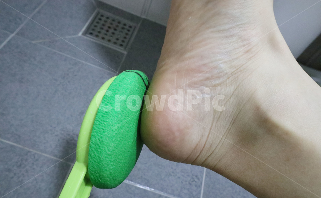 각질,때,때타올,때밀이,발,굳은살,때수건
