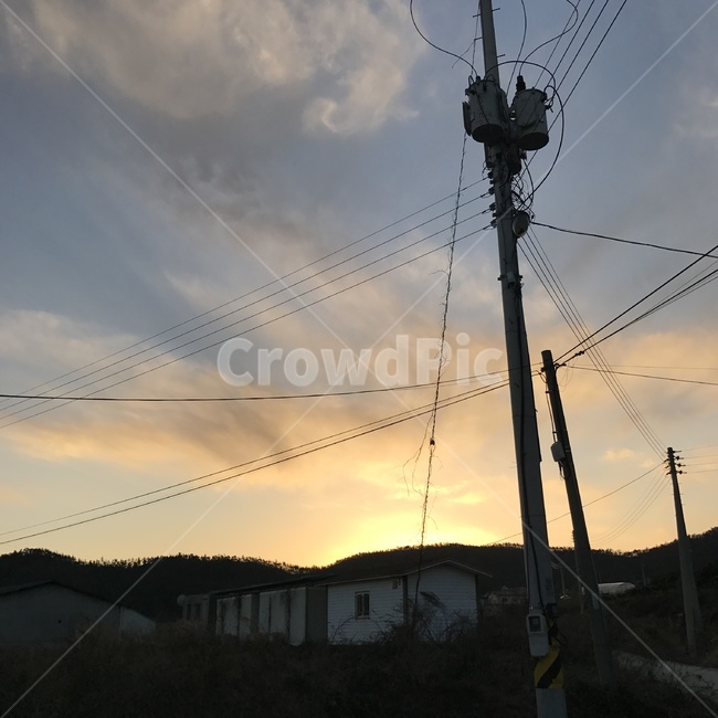 전봇대,하늘,전기줄,구름,오후,해