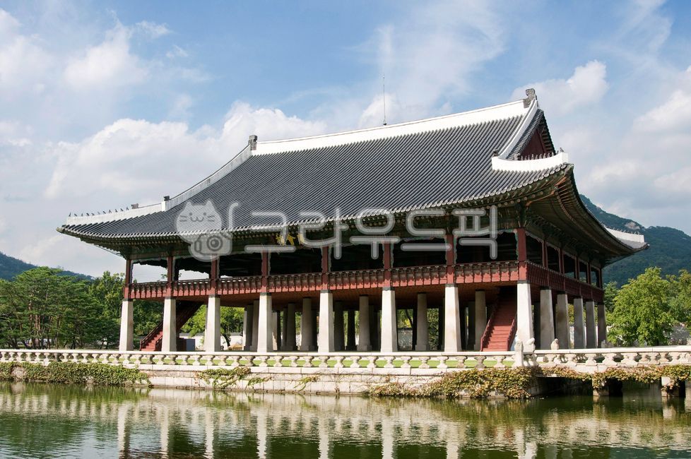 경회루,국보224호,문화재,유물,유적,목조건물,기와집,전통한옥,한옥,고궁,궁궐,궁전,유적지,관광지,고건축,고건축물,건축,건축물,연못,종로구,서울,한국,한국전통,한국문화,korean traditional,korean culture,건축물,건물외관,exterior,building,structure,architecture,construction