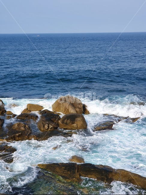 바다,하늘,파도,항구,돌