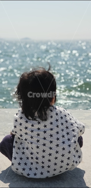 뒤,바다,뒷모습,풍경,바다풍경,바닷가,해변,아이,어린이,소년,back,자연,sea,물,water,nature,사람,인간,사람,인물,인간,human,person,어린이,어린아이,child,children,kid