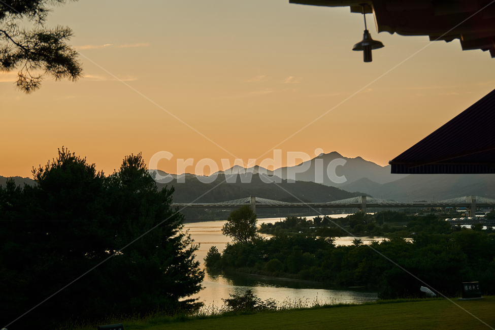 노을,석양,풍경,산,강,처마,자연,풍경,nature,landscape,한국자연풍경,한국자연경관,korea nature landscape