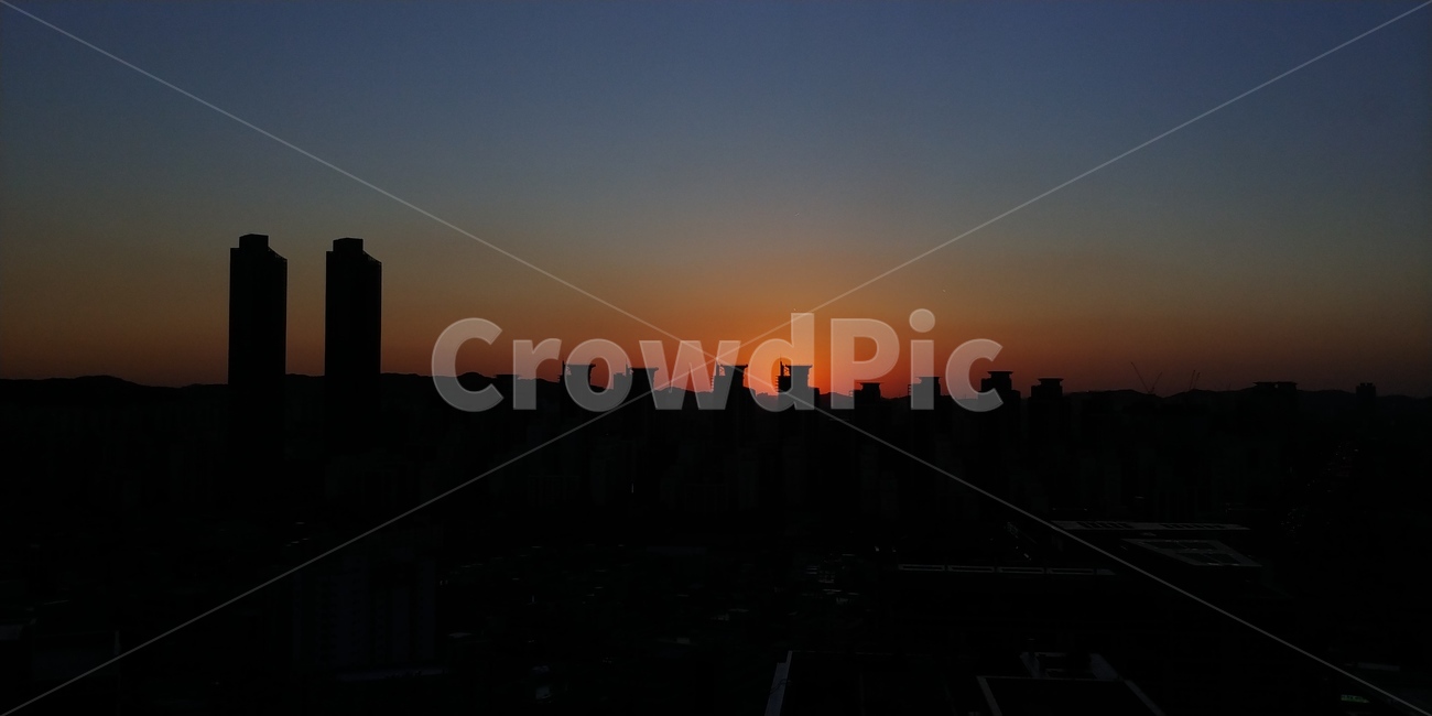하늘,밤하늘,풍경,야경,노을,해질녘,저녁,석양,자연,경치,sunset,sky,nature,따듯한,운치있는,분위기있는,그림같은,도시,풍경,city,landscape,실루엣,그림자,silhouette,shadow,outdoors,옥외,dawn,새벽,일몰,dusk,황혼,red sky,붉은 하늘