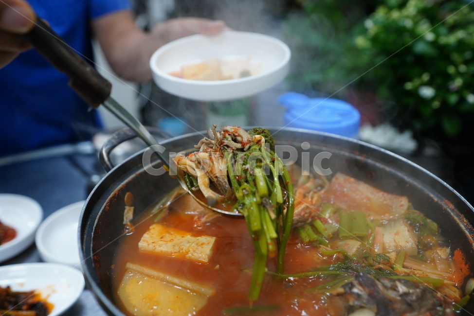 한식,요리,찌개,먹거리,식사,냄비,bowl,사발,food,음식,meal,dish,음식,식재료,요리,food,cook,meal,dishes,food reserves