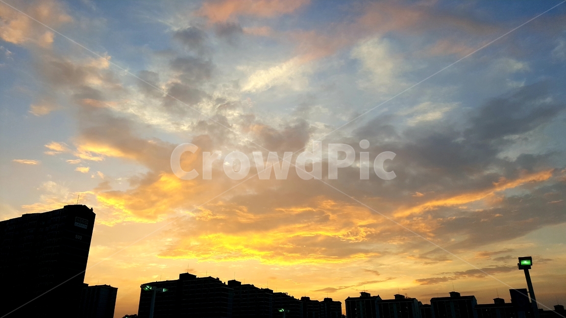 하늘,redsky,붉은하늘,새벽,일몰,햇빛,sky,자연,풍경,nature,landscape,outdoors,옥외,dusk,황혼,sunset,dawn,red sky,붉은 하늘,sunlight