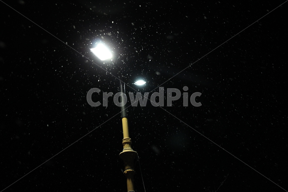 조명,lighting,램프포스트,가로등,눈,겨울,계절,winter,season,야경,밤,풍경,nightscape,night,landscape,lamp post,램프 포스트
