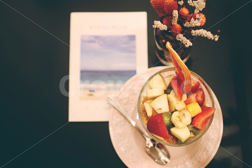 디저트,과일,요거트,카페,감성사진,스냅샷,스냅사진,음식,음식,식재료,요리,food,cook,meal,dishes,food reserves,과일,열매,fruit,디저트,간식,후식,dessert,snack,감성,sensible,feeling