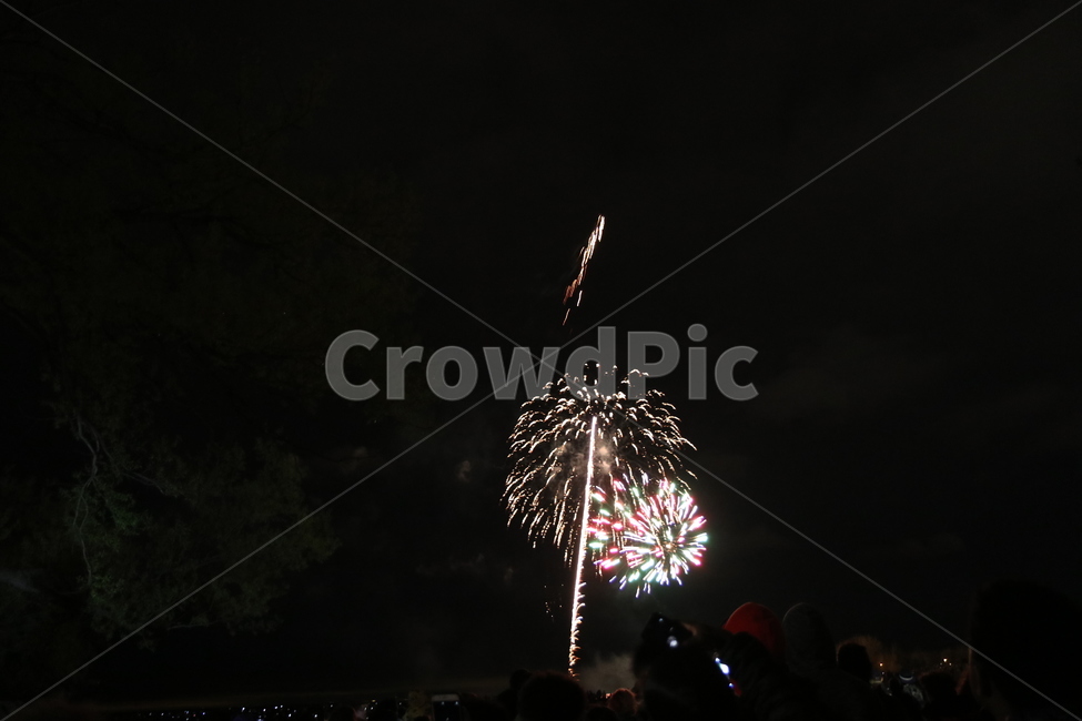 폭죽,축하,파티,빛,밤하늘,하늘,밤,party,celebration,congratulation,celebrate,congratulate,자연,긍정,기쁨,환희,firework