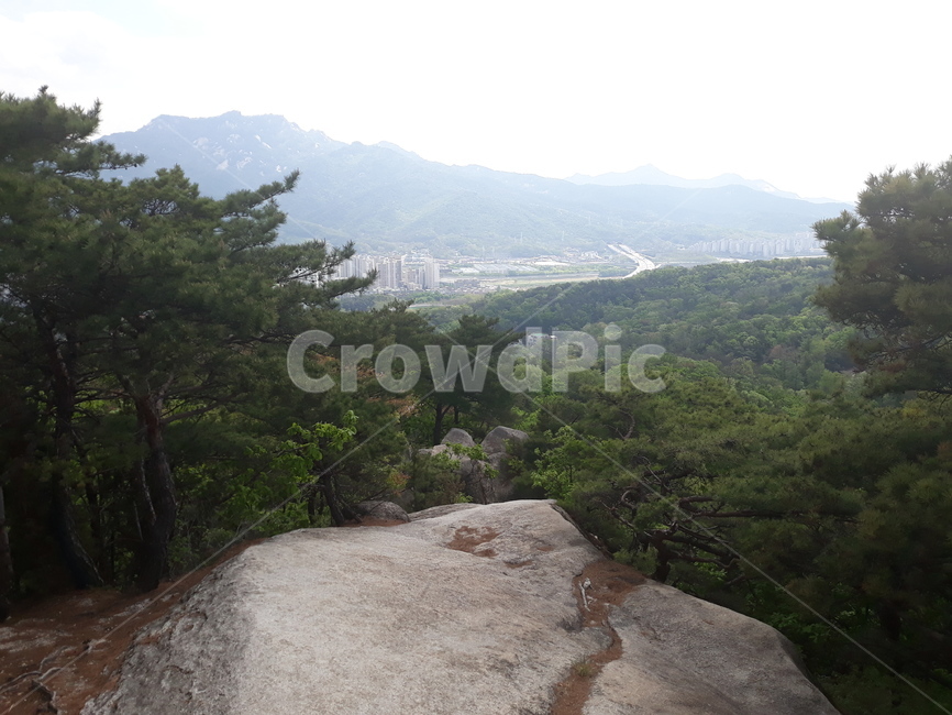 산,바위,도심,정상,미세먼지,자연,풍경,nature,landscape,outdoors,옥외,road,도로,gravel,자갈,dirt road,흙길